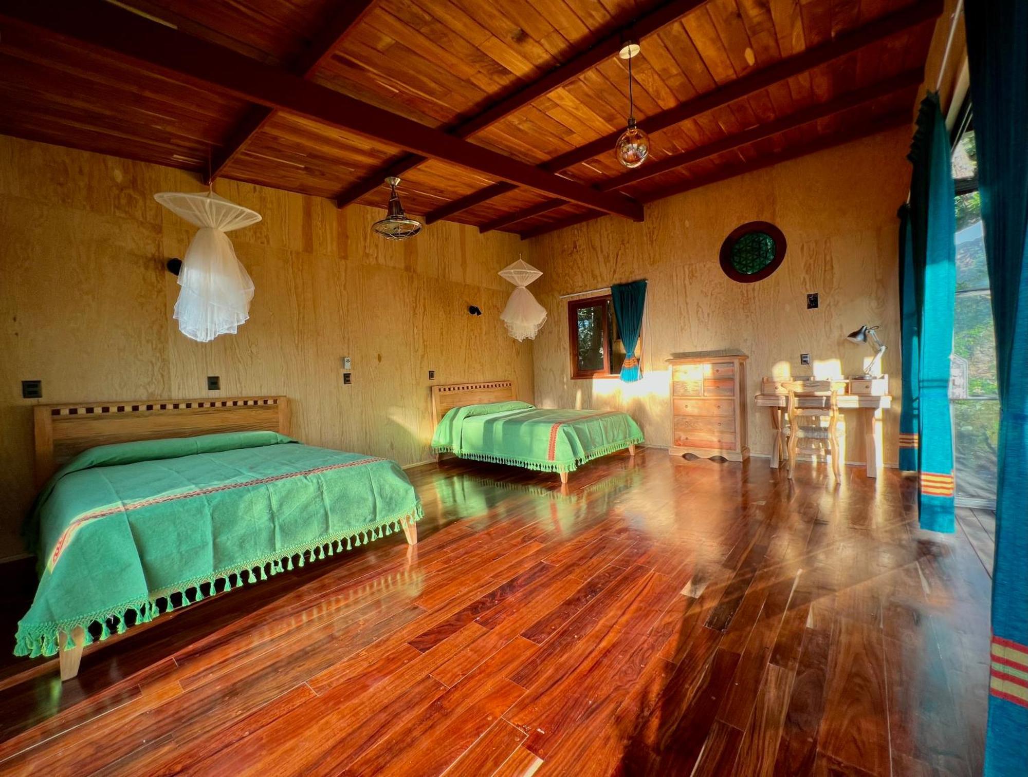 Santuario Ave Fenix-Cabanas Tepoztlán Rum bild